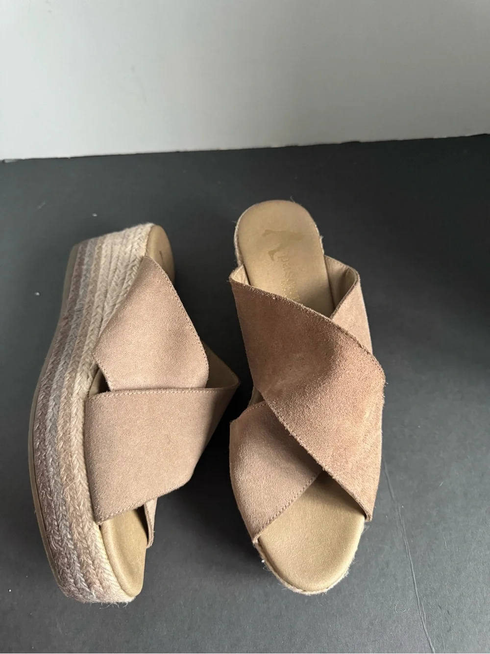 Paseart tan suede wedge espadrille slides. EU 39